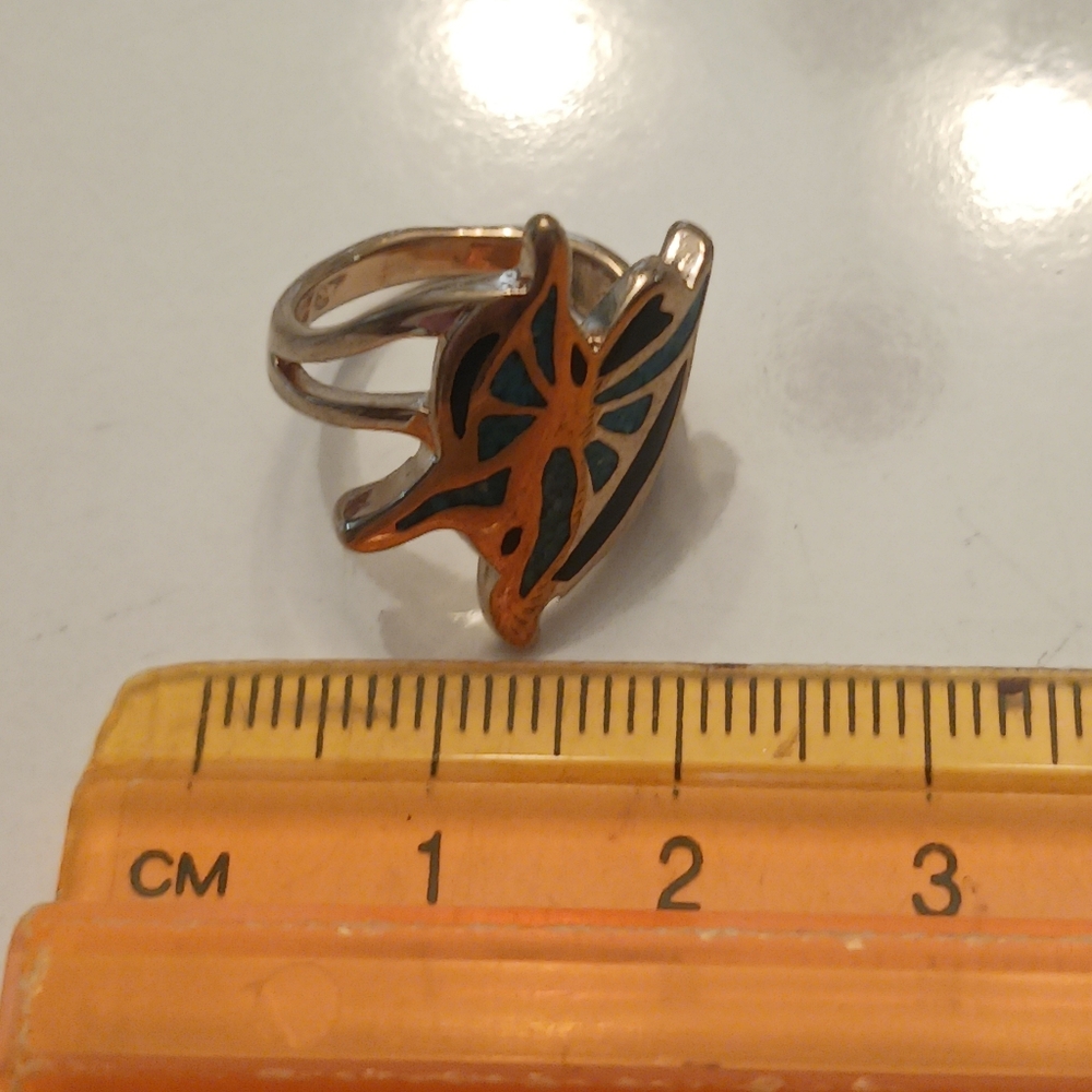 Ring - Picture 3 of 5
